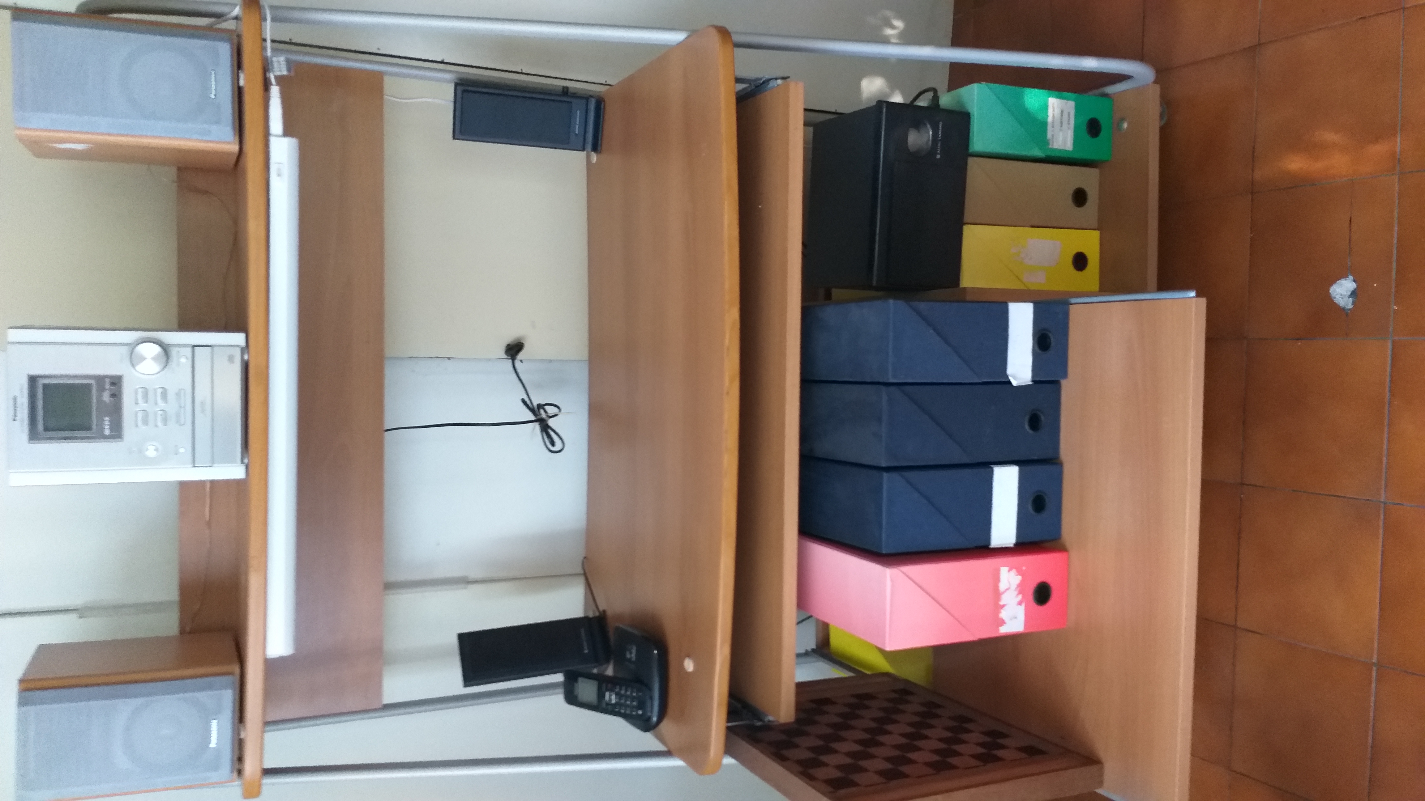 Bureau informatique complet sur roulettes 82 Arcueil (94)