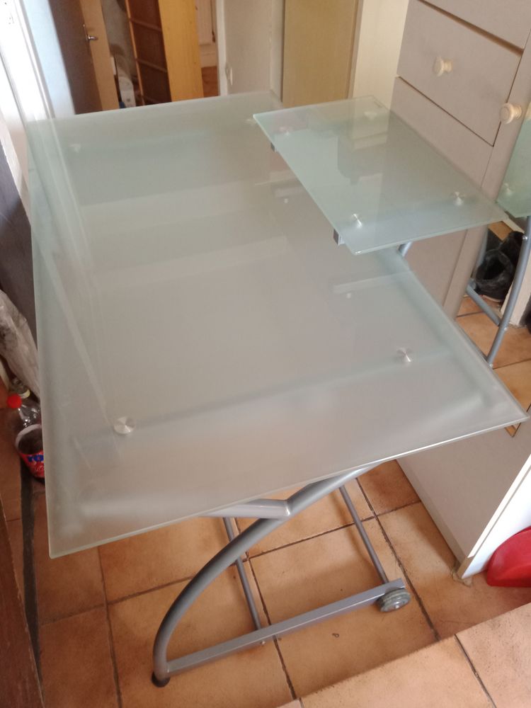 bureau informatique en verre tremp� sur roulettes 120 Villerupt (54)