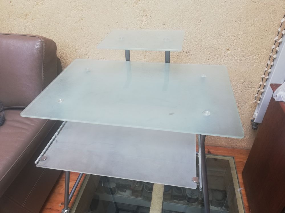 bureau informatique en verre 20 Le Pouget (34)