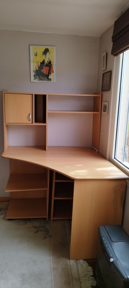 bureau informatique. 0 Houppeville (76)