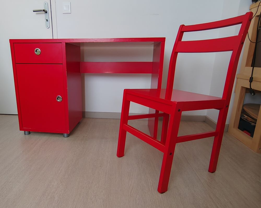 Bureau laqu� rouge IKEA + chaise - Bon �tat 40 Cran-Gevrier (74)