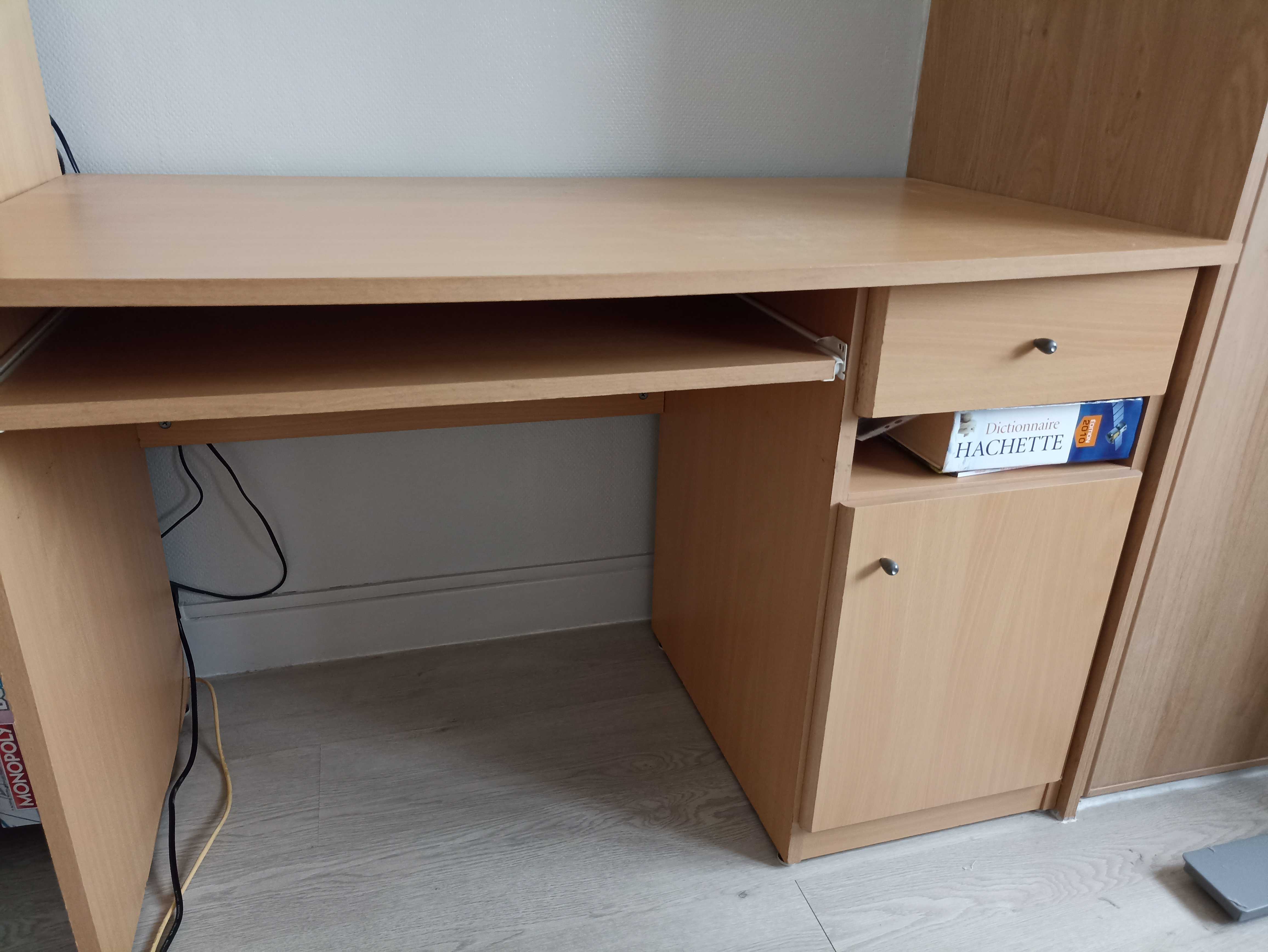 Bureau
Longueur 115 x Profondeur 60 cm
+ Tablette coulissante 35 Douai (59)
