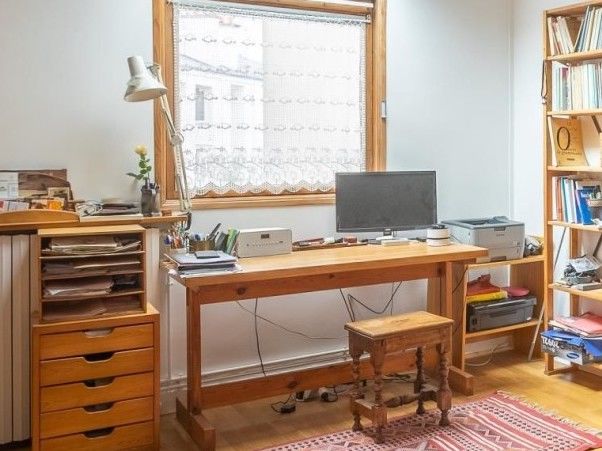 Bureau en pin massif 50 Fontaine-Fourches (77)