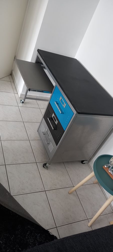Bureau en m�tal + Fauteuil offert 79 Serris (77)