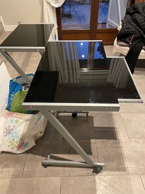 Bureau m�tal et verre 30 Carnoules (83)