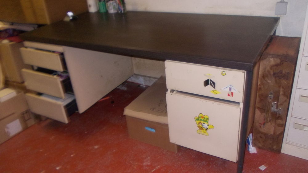 bureau m�tal vintage 95 Thiais (94)