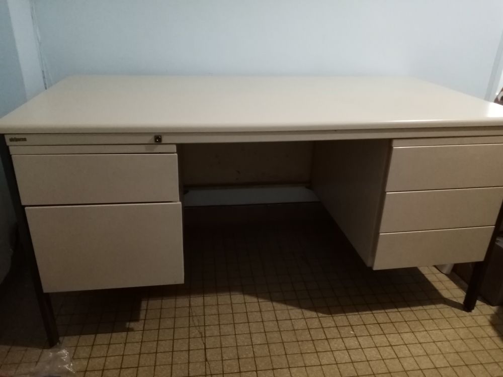 BUREAU  m�tal 50 Leg� (44)