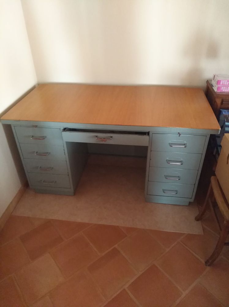 Bureau M�tallique 350 Fraize (88)