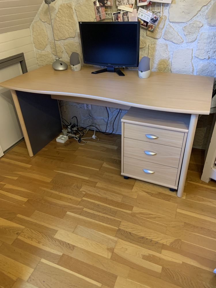   Bureau + meuble 3 tiroirs + fauteuil 100 Porcheville (78)