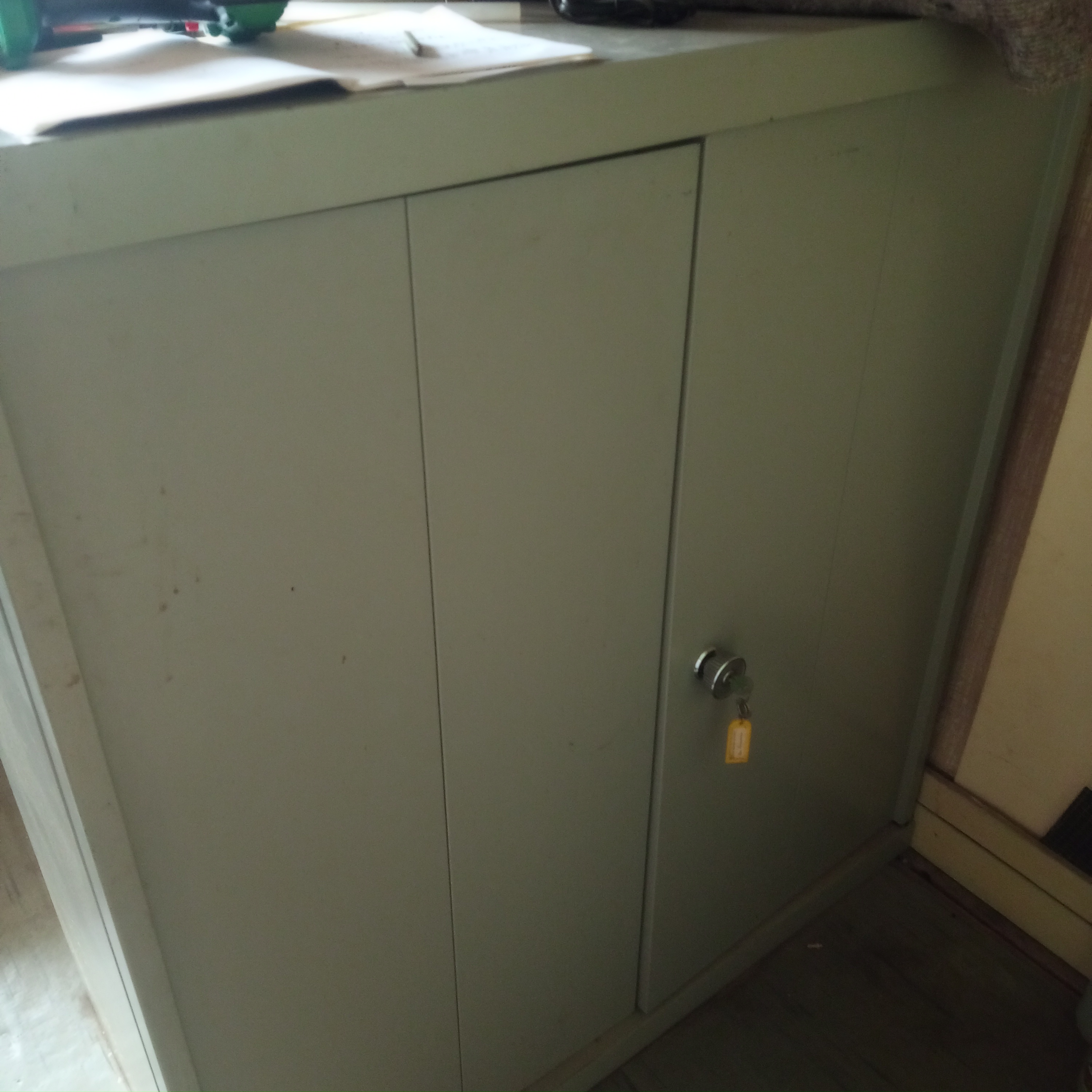 BUREAU ET MEUBLE 120 M�n�tr�ol-sous-Sancerre (18)