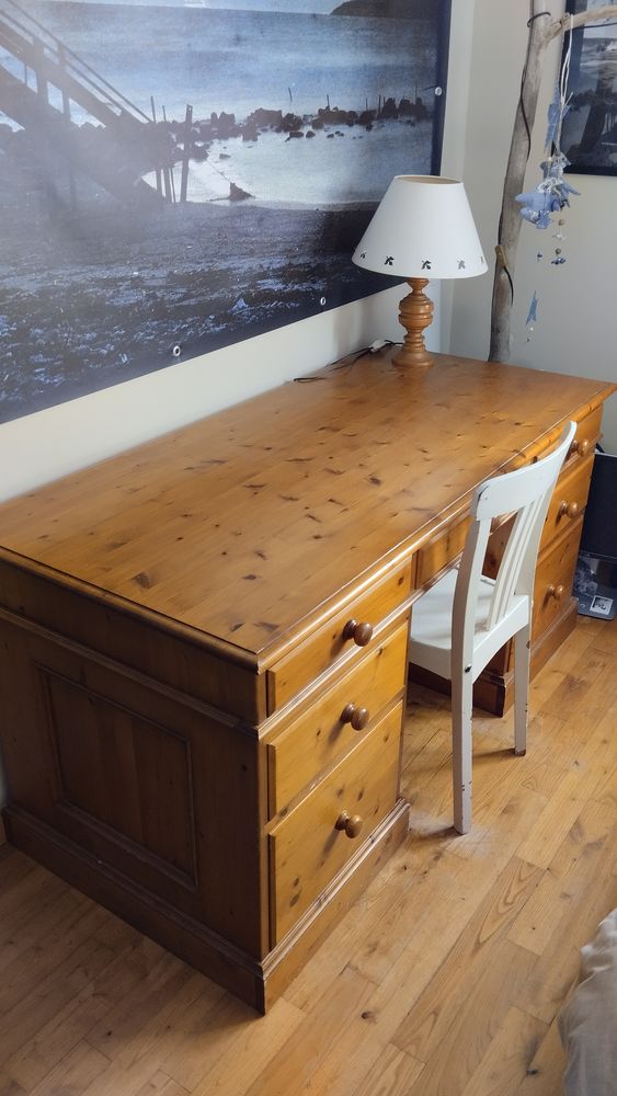 Bureau de ministre en pin 270 Lion-sur-Mer (14)