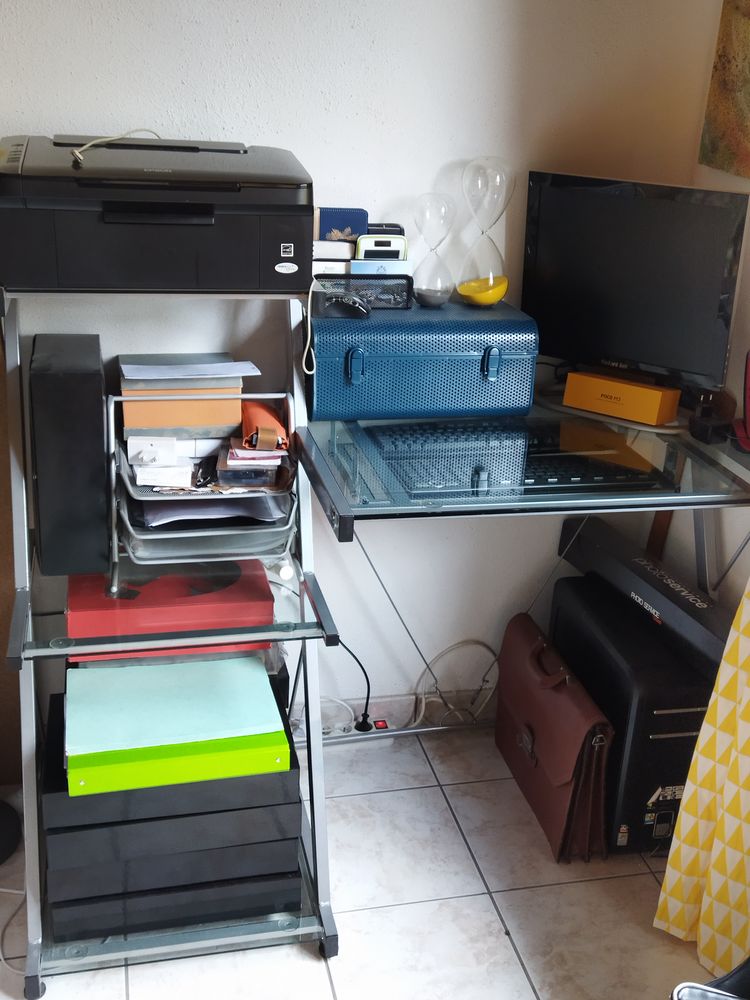 Bureau multim�dia verre 50 Cagnes-sur-Mer (06)
