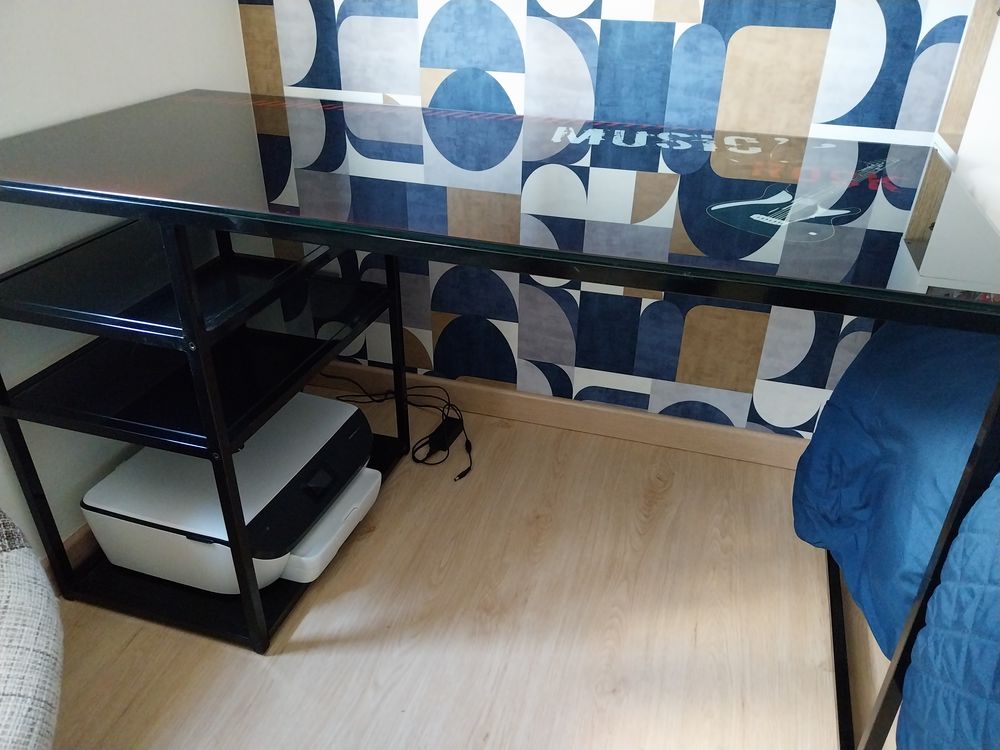 Bureau noir verre tremp� 40 Villeparisis (77)