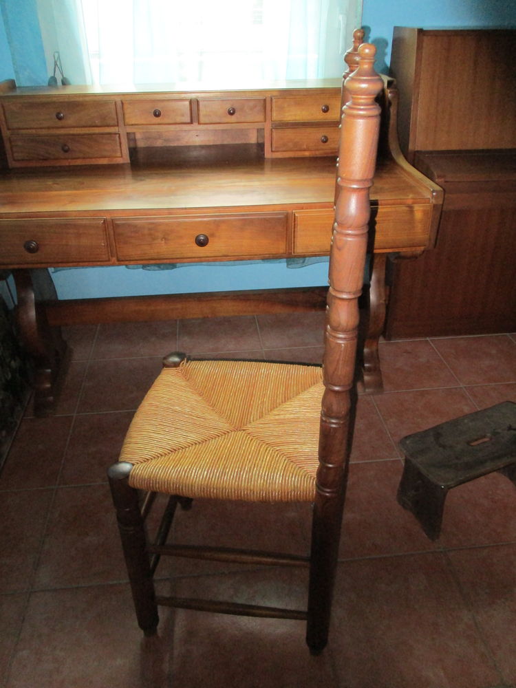 BUREAU en noyer 220 Marseille 8 (13)