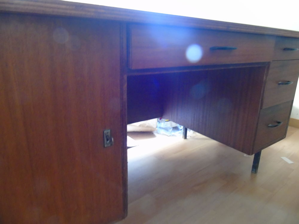 un bureau plus un t�i�phone fax 20 Sca�r (29)