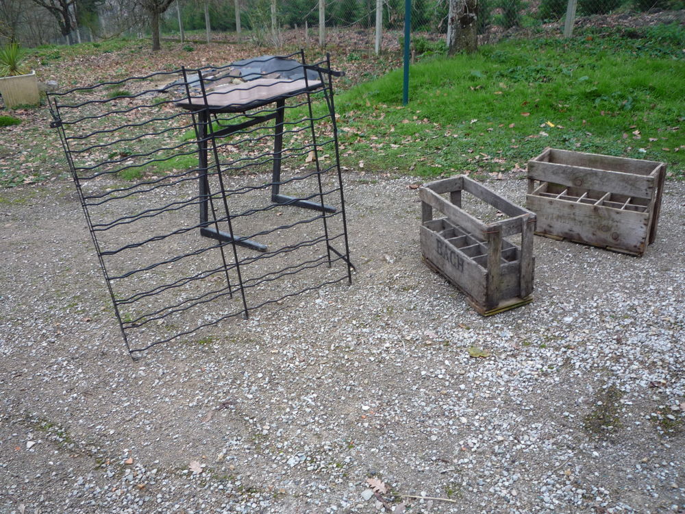 Bureau/porte bouteille/casier bouteille vin bois 25 Castres (81)