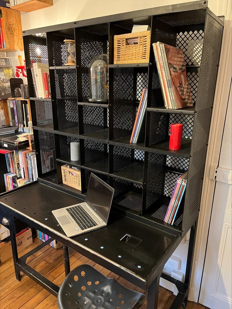 Bureau de tri postal facteur 950 Melun (77)