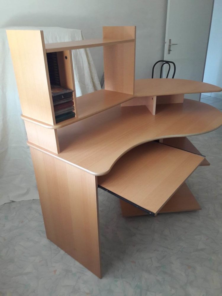Bureau pour ordinateur 
BuAnnonce d�pos�e pour maximum 15jou 60 Beaulieu-sur-Oudon (53)