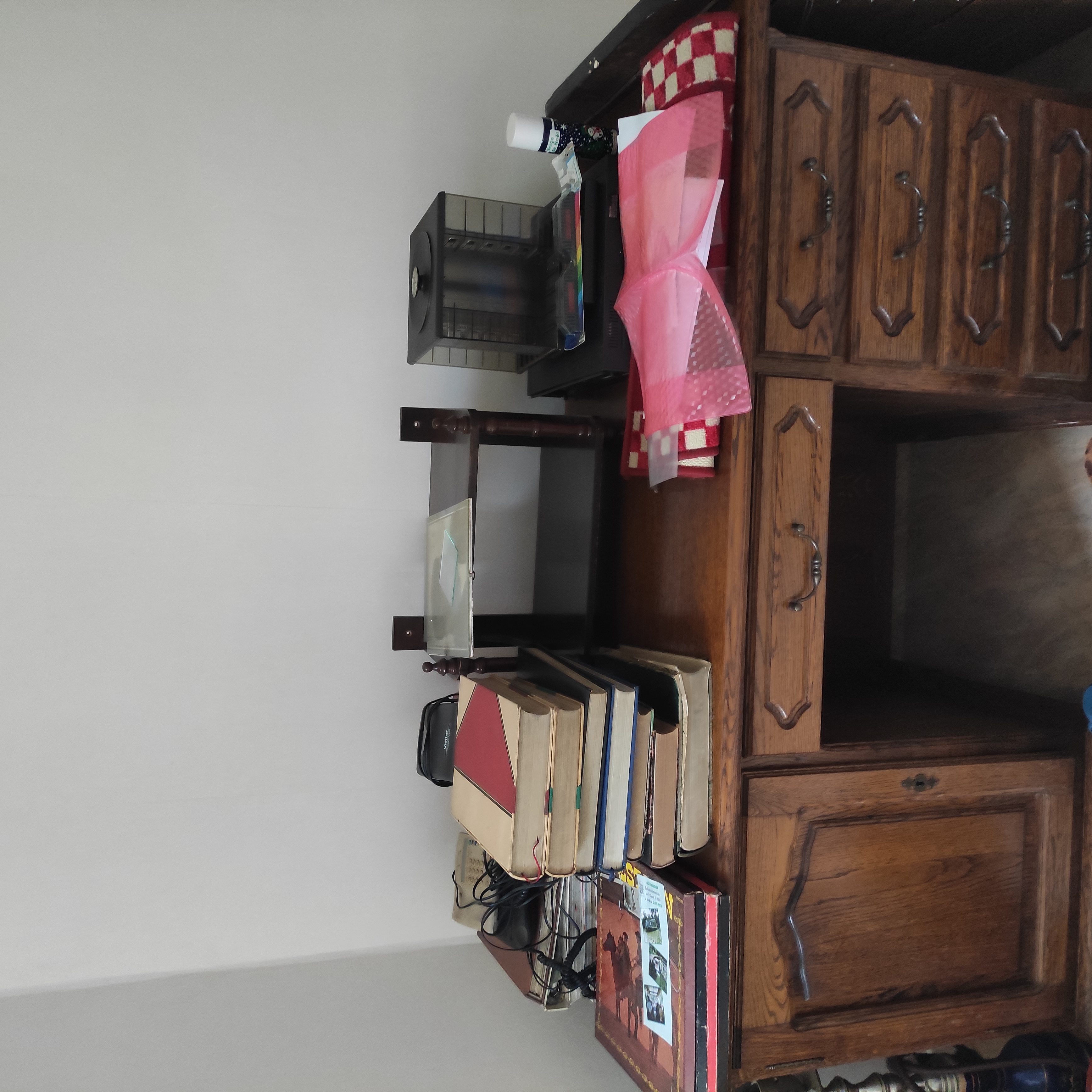  bureau (seul) 150 Saint-Chamond (42)