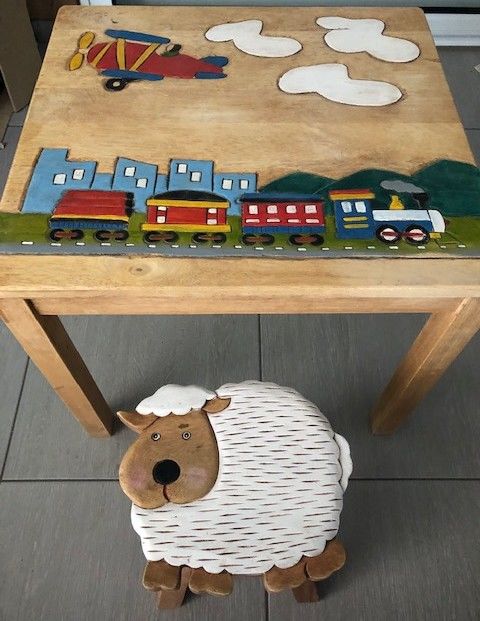 bureau et son tabouret bois enfant 50 Sanguinet (40)