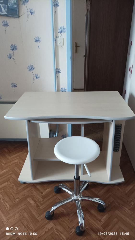 Bureau et tabouret -pratique et �l�gant 60 Blois (41)