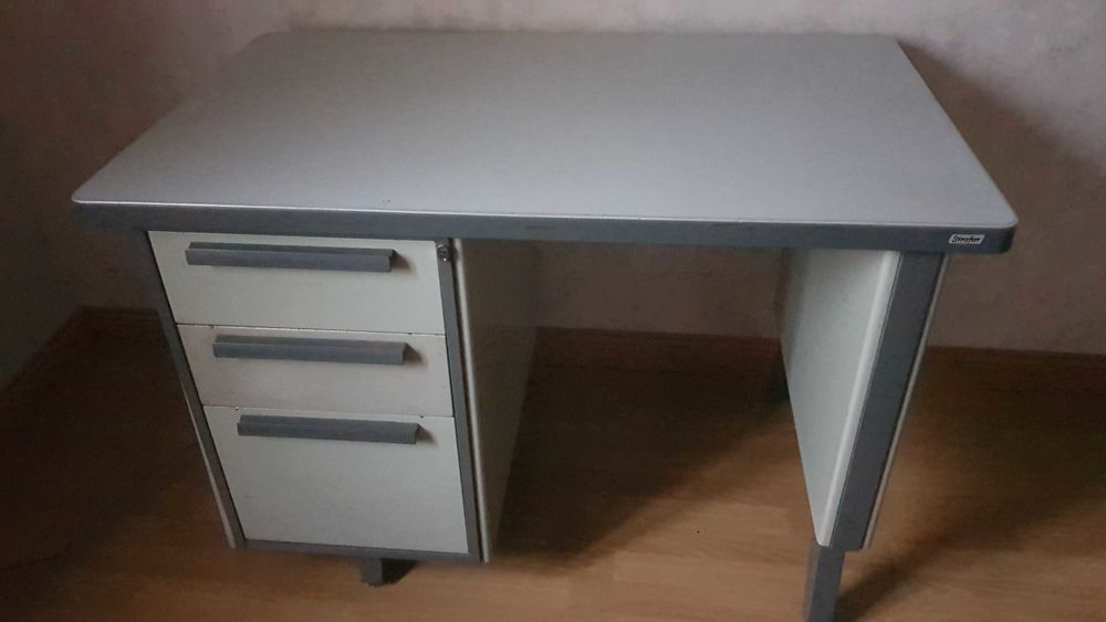 BUREAU M��TALLIQUE STRAFOR 50 Grand-Fougeray (35)