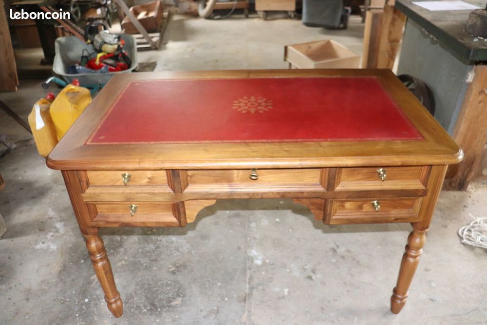 Bureau 5 tiroirs noyer massif Style Louis Philippe 800 Carignan (08)