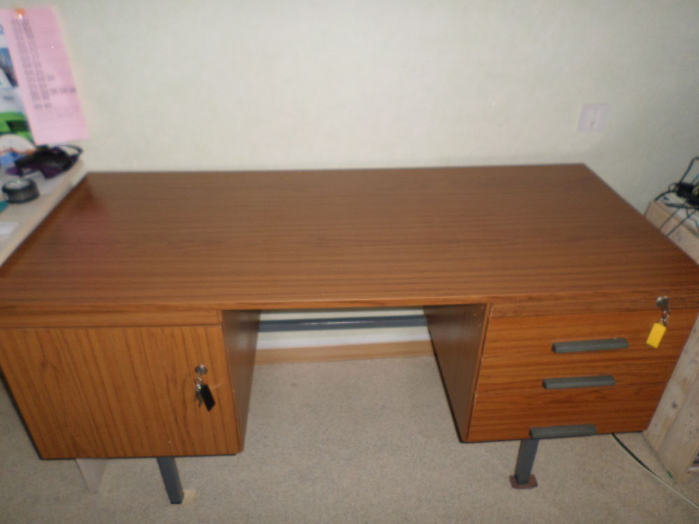 Bureau a 3 tiroirs plus casier en formica 35 Firmi (12)