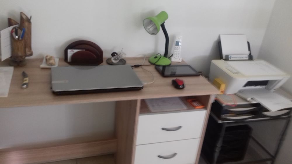 BUREAU 3 TIROIRS 80 Les Trois-�lets (97)