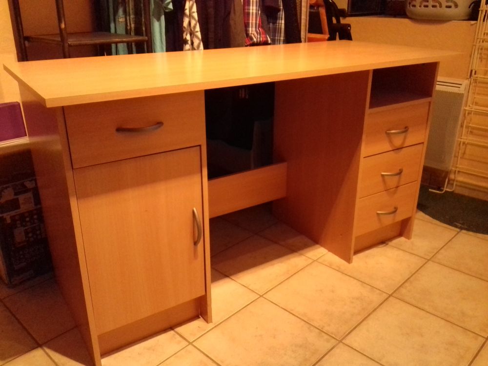 Bureau 4 tiroirs 40 Nervieux (42)