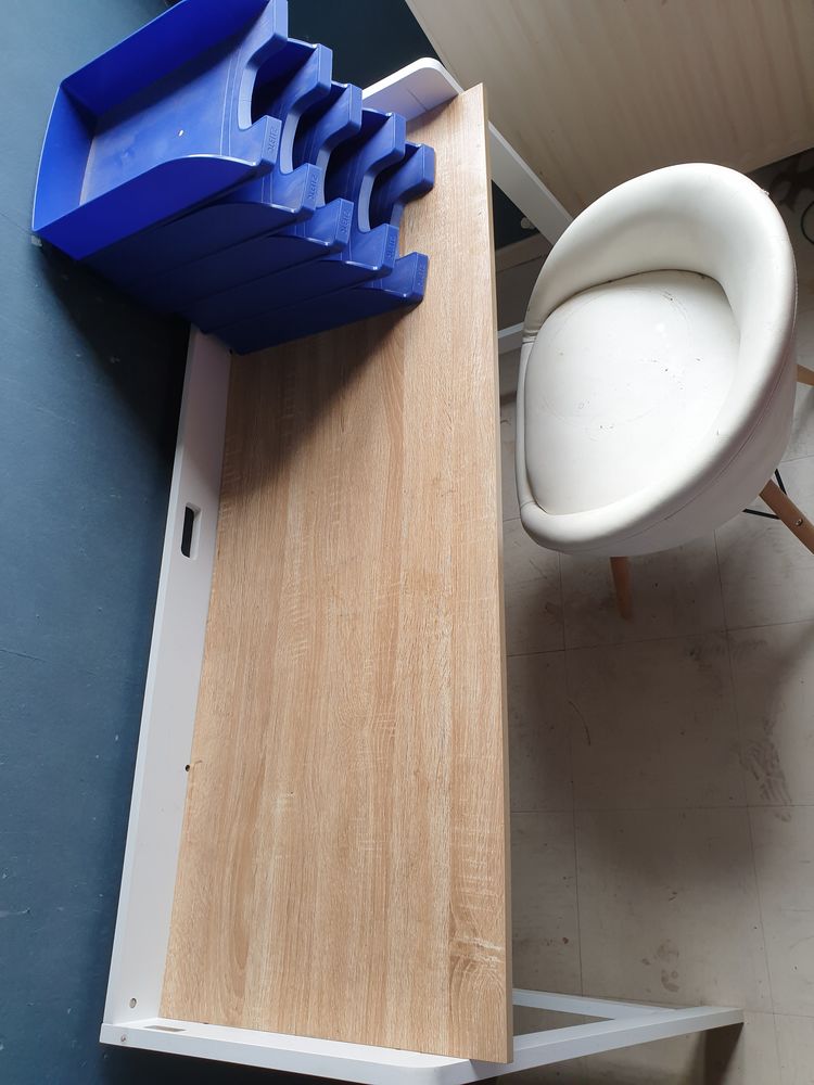 Bureau de travail avec chaise et casiers 55 Tourcoing (59)