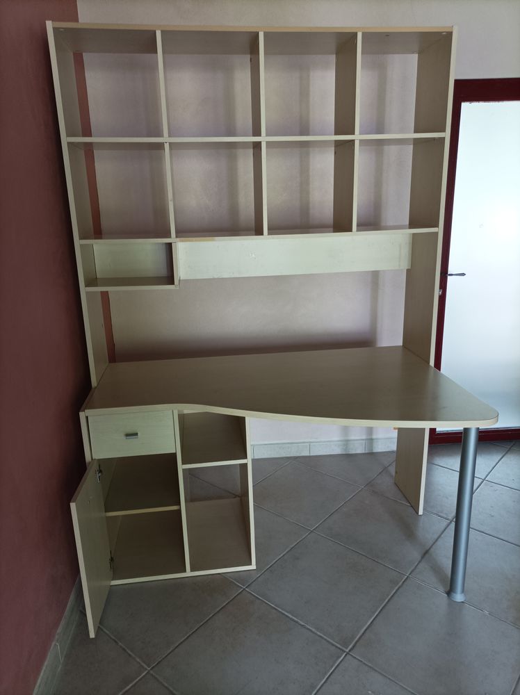 Bureau de travail 100 Saint-Quentin-la-Poterie (30)