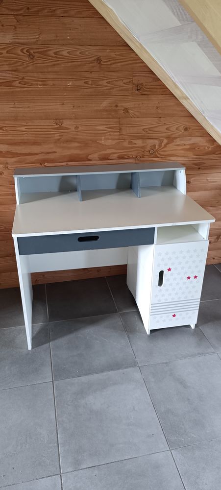 bureau en tr�s bon �tat 110 Vignols (19)