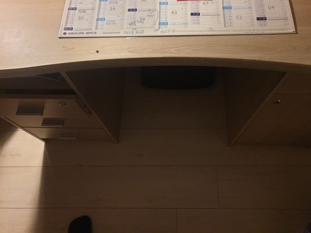 Bureau tr�s propre 50 Juan Les Pins (06)