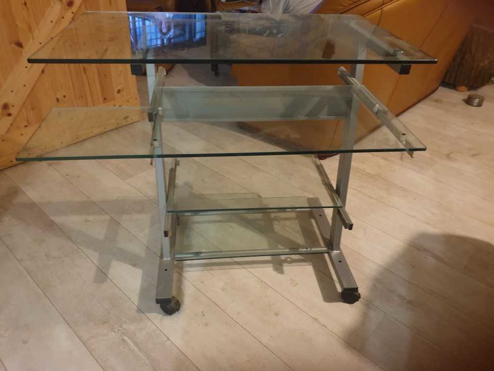 Bureau en verre pour ordi + si�ge 50 Saint-Cl�ment (89)