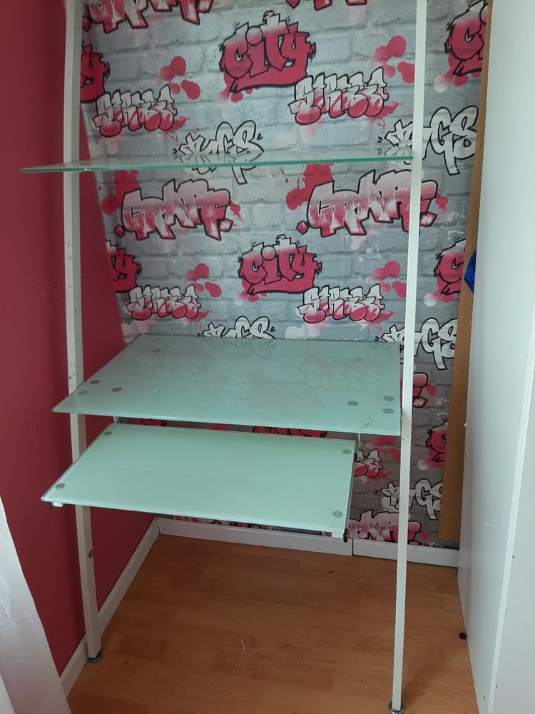 bureau en verre 
30 Rueil-Malmaison (92)