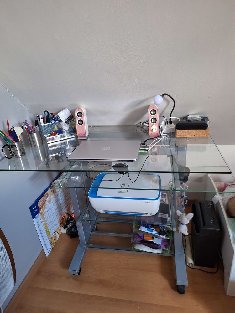 BUREAU  EN VERRE
0 Saint-Germain-l�s-Arpajon (91)