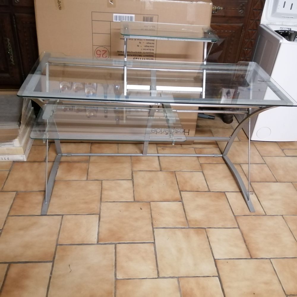 bureau en verre 
130/70 cm 100 Millau (12)