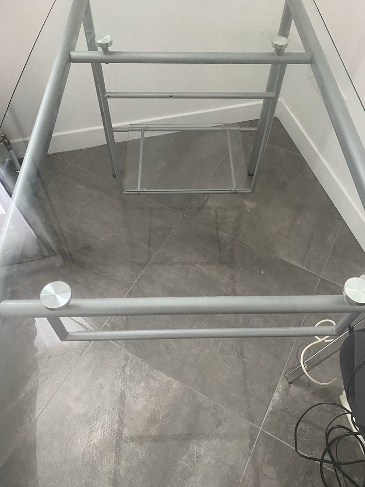 bureau en verre 50 Gretz-Armainvilliers (77)