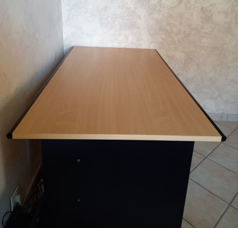 BUREAU 50 Bourg-l�s-Valence (26)