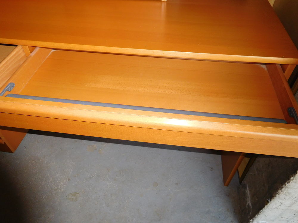 BUREAU 61 Saint-Bonnet-de-Mure (69)