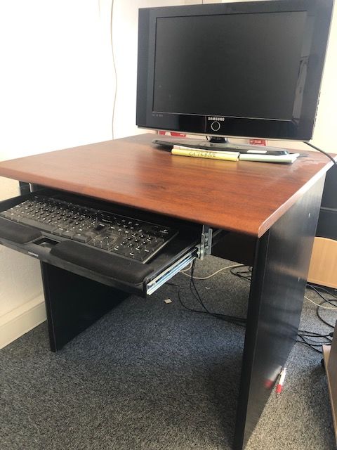 BUREAU 70 Cannes La Bocca (06)