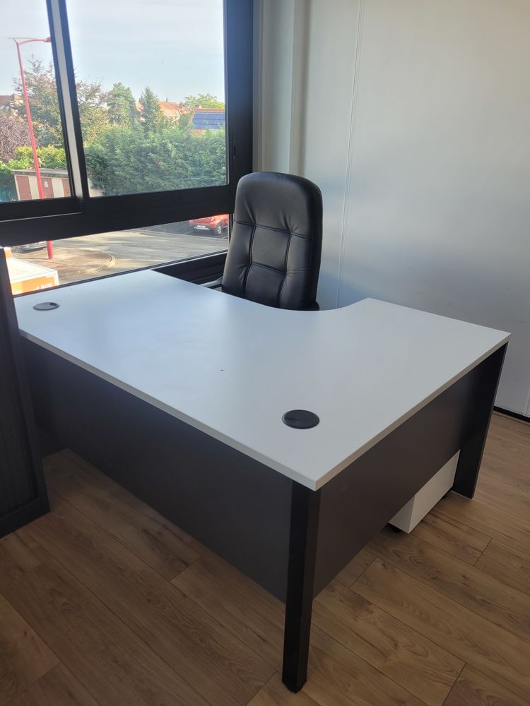 BUREAU � 250 Marcq-en-Bar�ul (59)