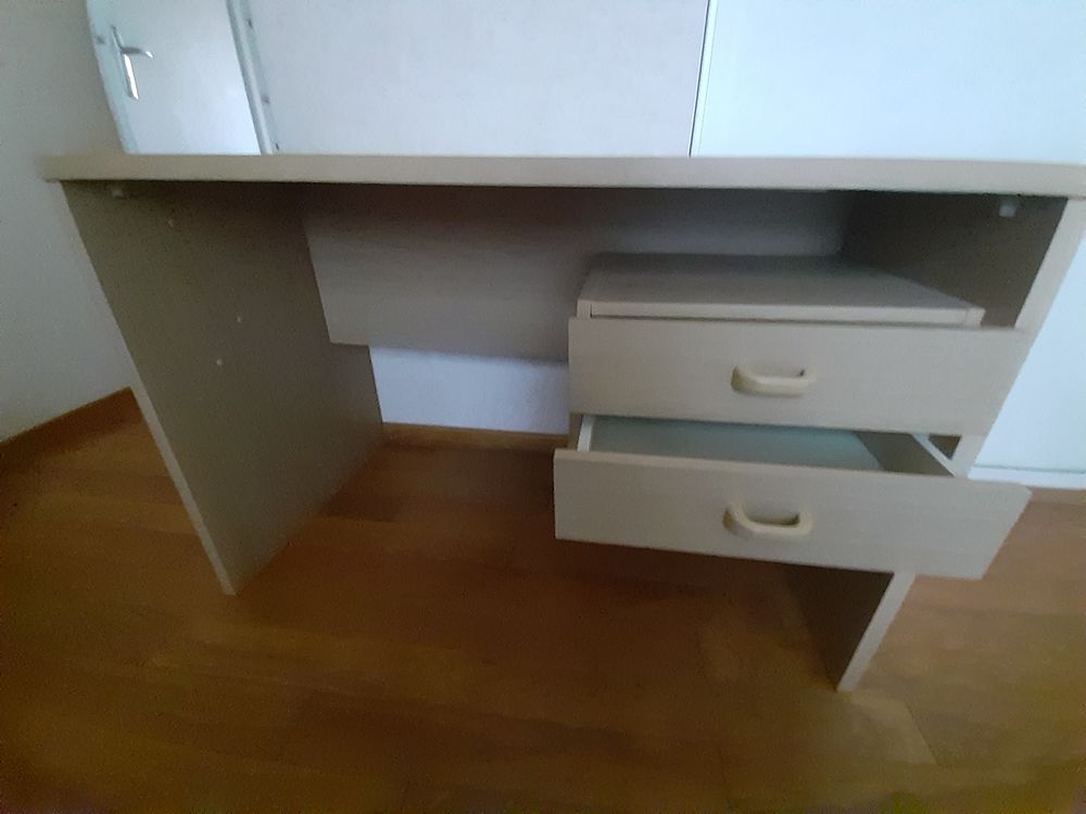 BUREAU 20 Esbarres (21)