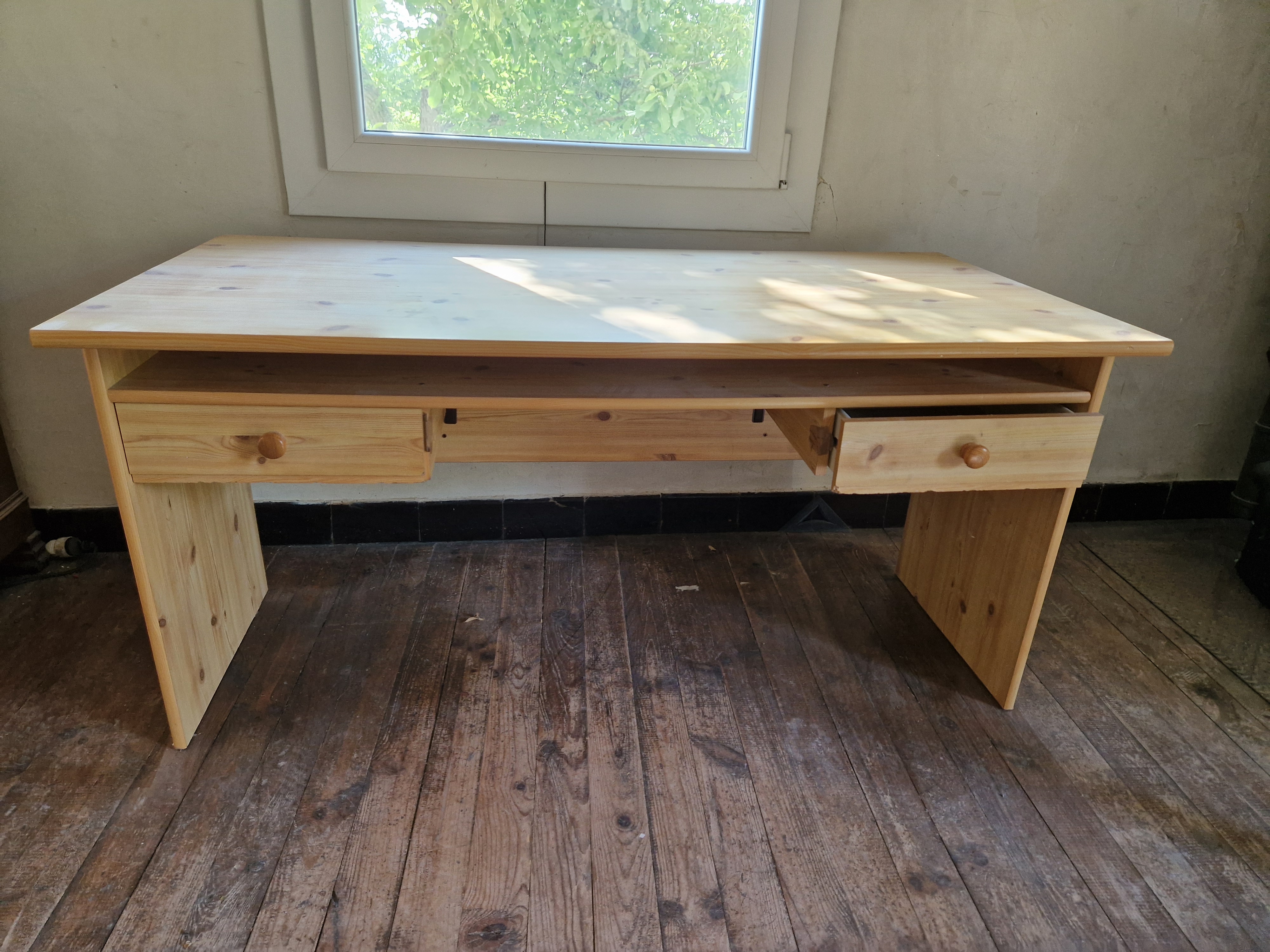 bureau 20 Ch�teauneuf-de-Chabre (05)