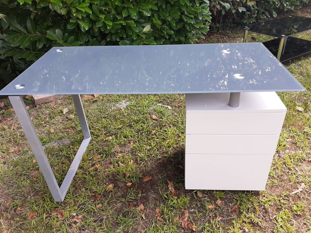 BUREAU 80 Ustaritz (64)