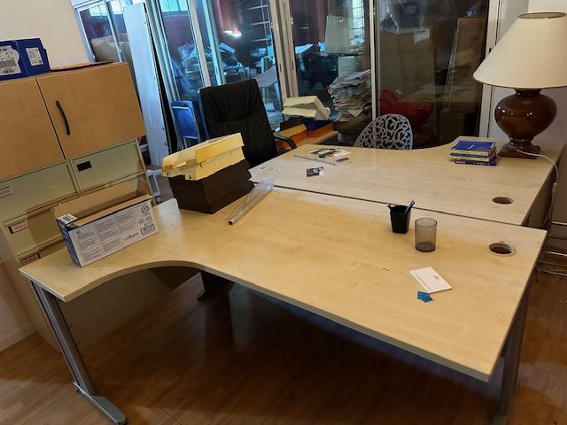 2 bureaux bois clair - 2 caissons 100 Annot (04)