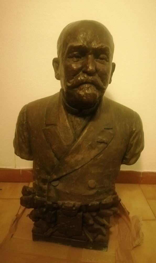 Buste bronze 1500 Cannes (06)