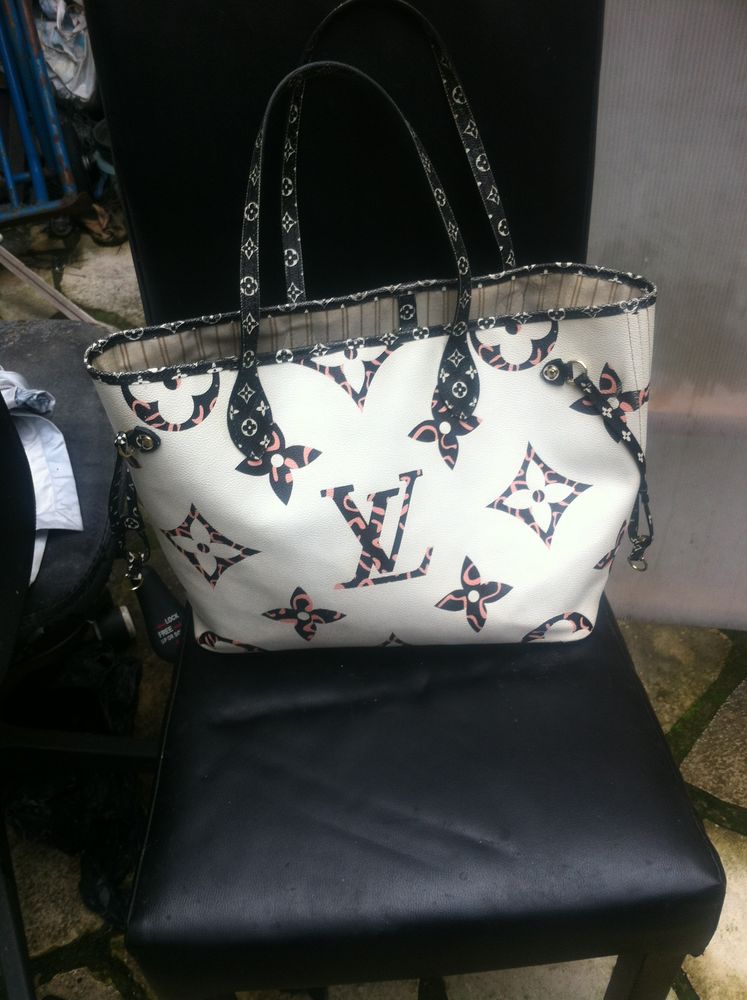 SAC CABAS LOUIS VUITTON ONTHEGO 400 Paris 20 (75)