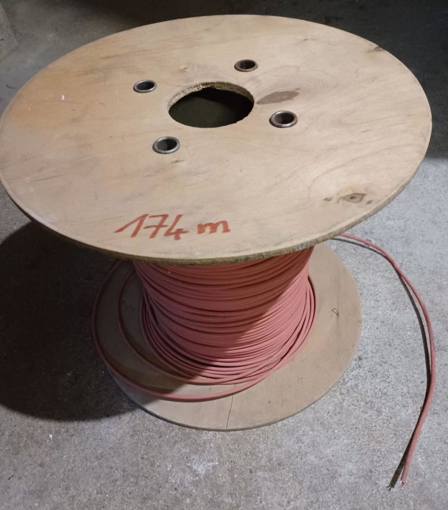 cable alarme sur touret .174m . 40 Ouroux-sur-Sa�ne (71)